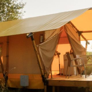 Safaritent met sanitair